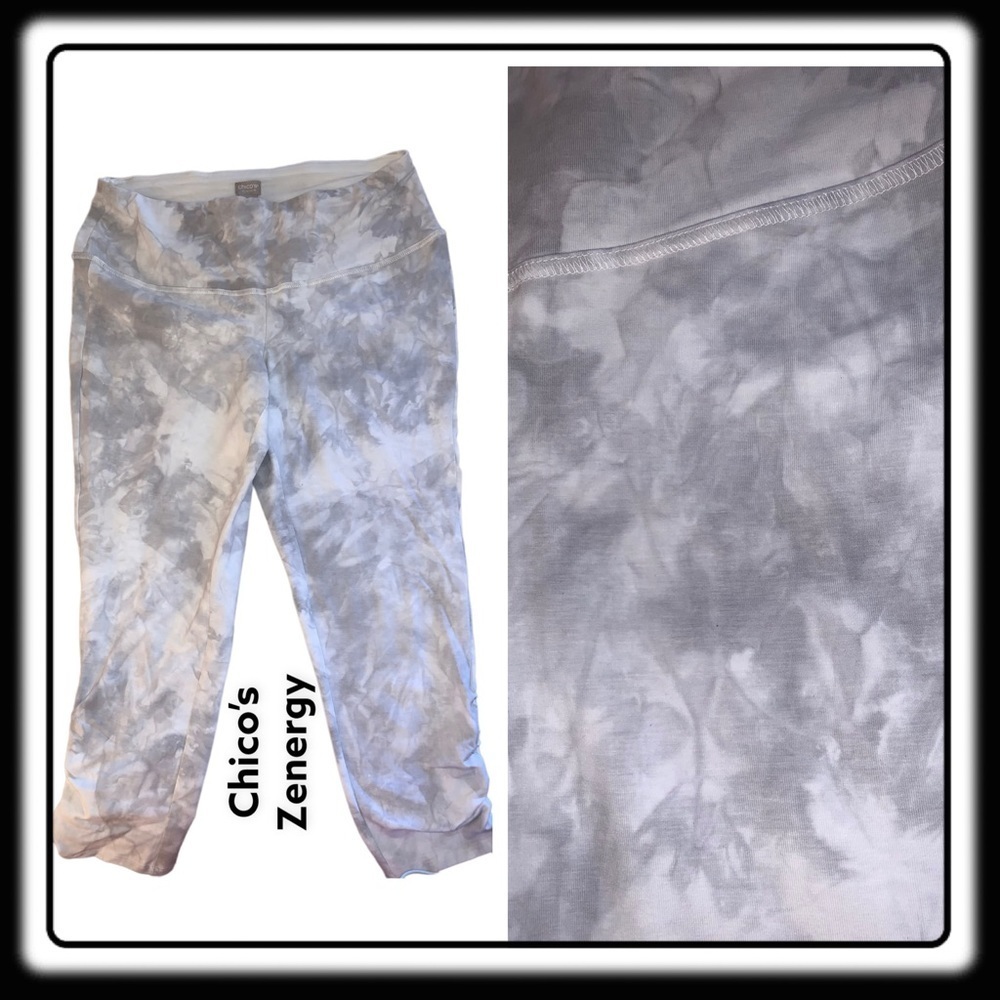 Chico’s Zenergy grey / white rusched leggings. Size XL.